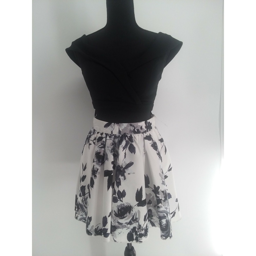 Speechless 2 pc Skirt set Black Crop Top with Ivory Floral Skirt Size 3